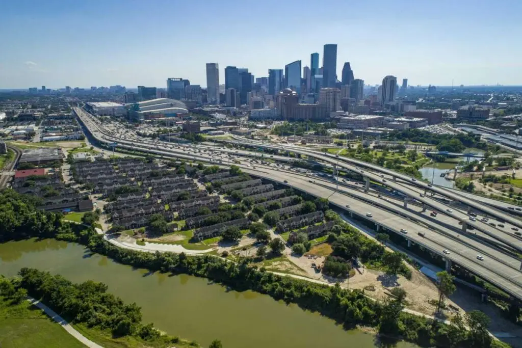 Interstate 69 crosses Buffalo Bayou northeast of downtown next to the Clayton Homes, a Houston Housing Authority complex in Houston, seen June 12. Clayton Homes would be demolished if current plans for redevelopment of Interstate 45 proceed as planned.Photo: Mark Mulligan, Houston Chronicle / Staff photographer